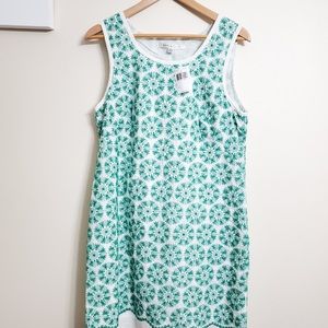 Max studio tunic tank top with amazing flower embroidered Size L